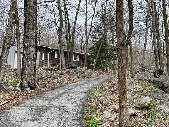 2nd image of 218 Haverstraw Rd