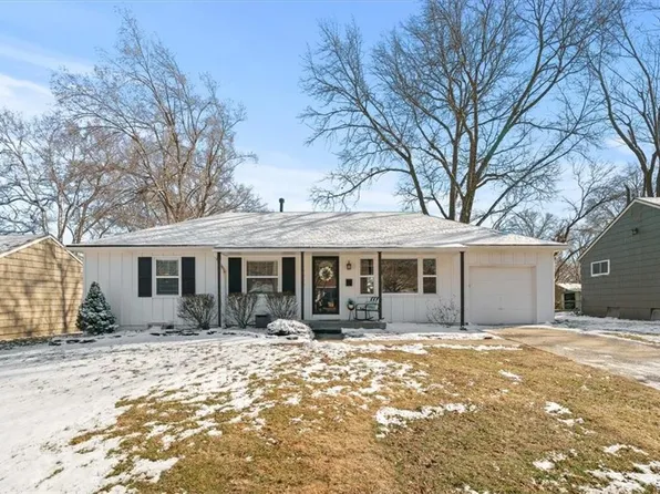 10605 W 89th Ter, Overland Park, KS 66214