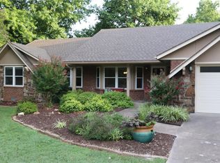 2703 Trails End Dr, Bentonville, AR 72712