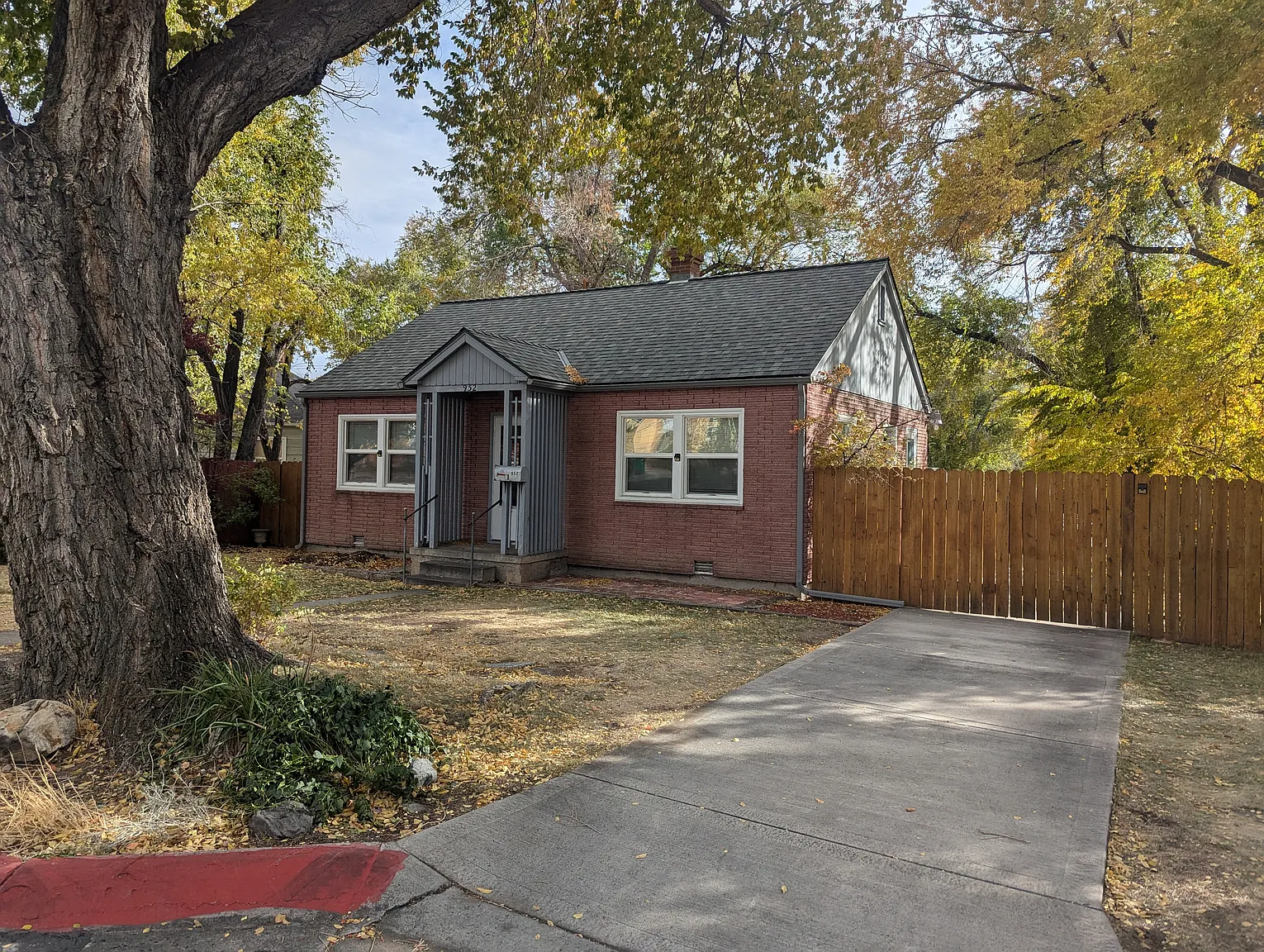 952 Melba Dr photo 1
