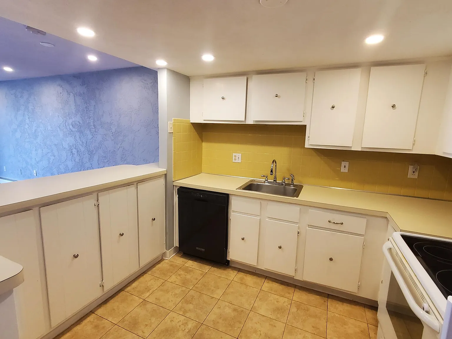 1 bed, 750 sqft, $2,000 — Photo 3