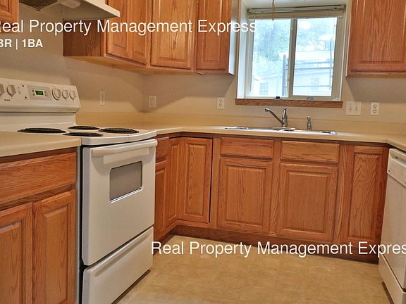 2nd image of 826 N Harrington Ave