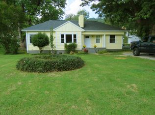 2016 Burma Rd, Salem, VA 24153