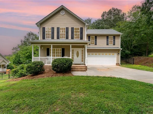 2572 Butterfly Trl, Randleman, NC 27317