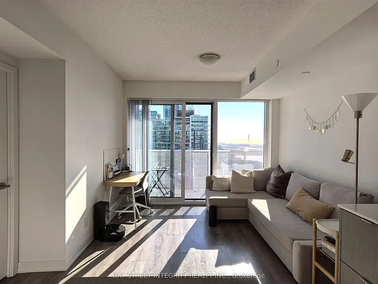 88 Harbour St #4805 — Photo 7