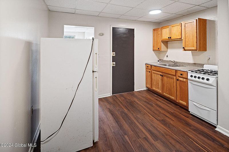 4th image of 70 Dana Avenue