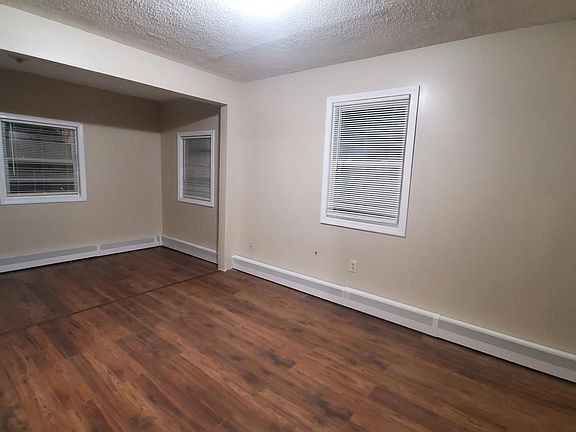 one of three bed rooms