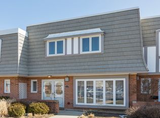 737 Concorde Dr, Highland Park, IL 60035