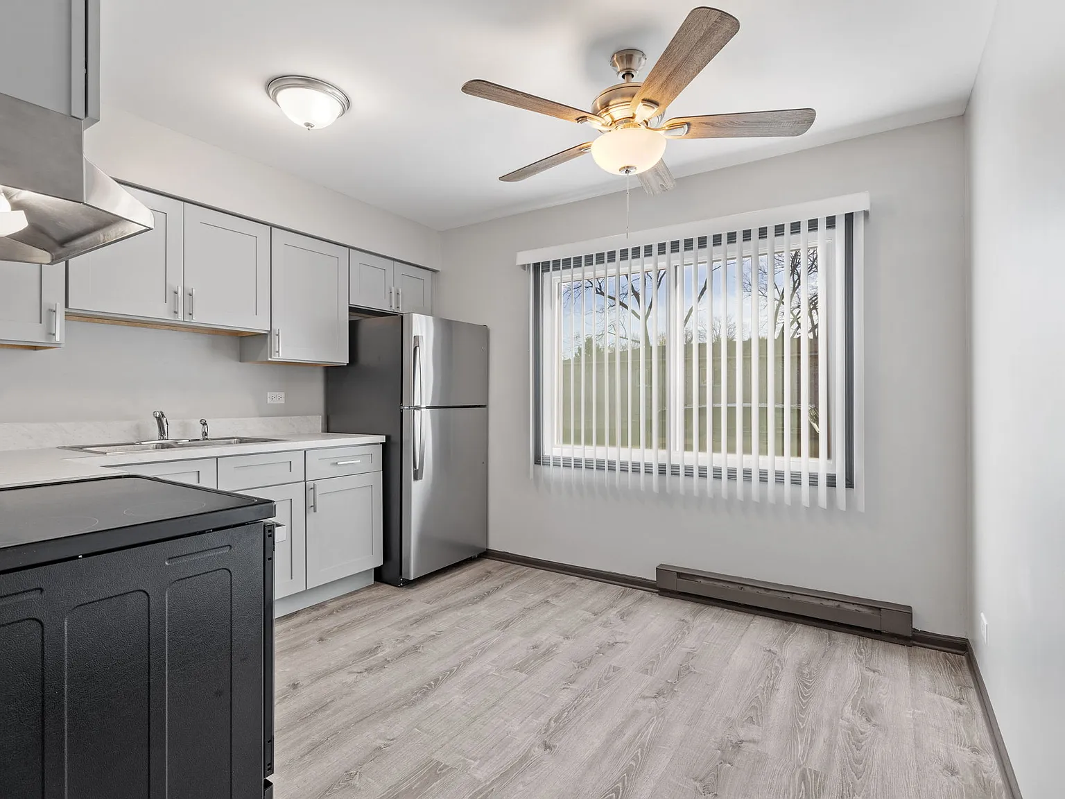 2 bed, 930 sqft, $1,700 — Photo 4