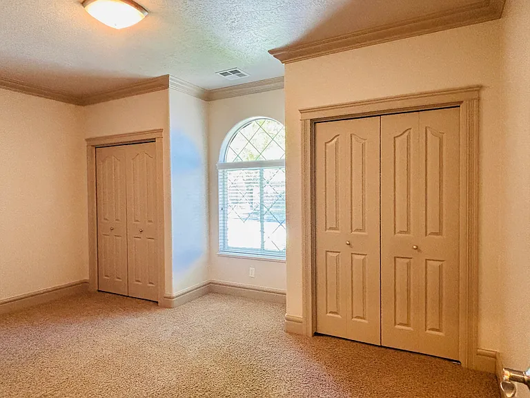 409 Cobblestone — Photo 10