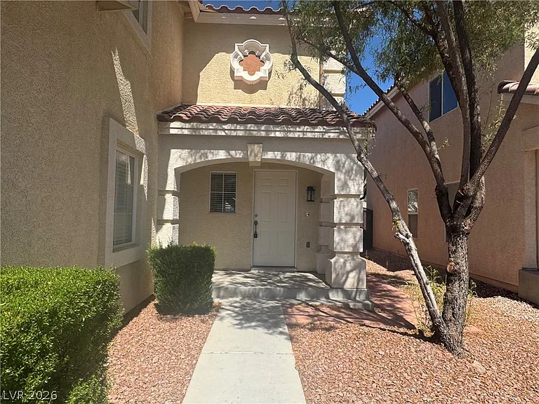7512 Jacaranda Leaf St — Photo 3