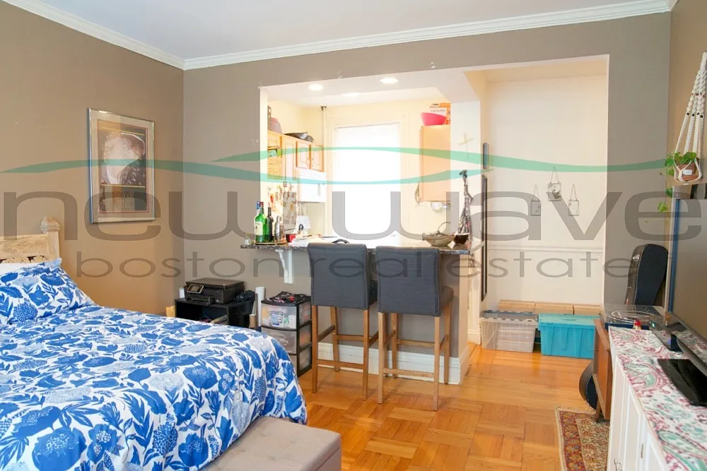 Building Photo - 51 Queensberry St #14