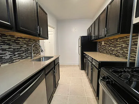 Rented by Hillel Realty Group | media 3