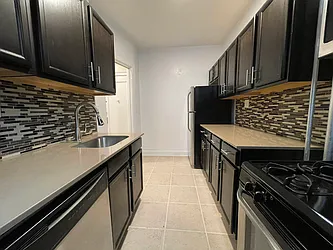 Rented by Hillel Realty Group