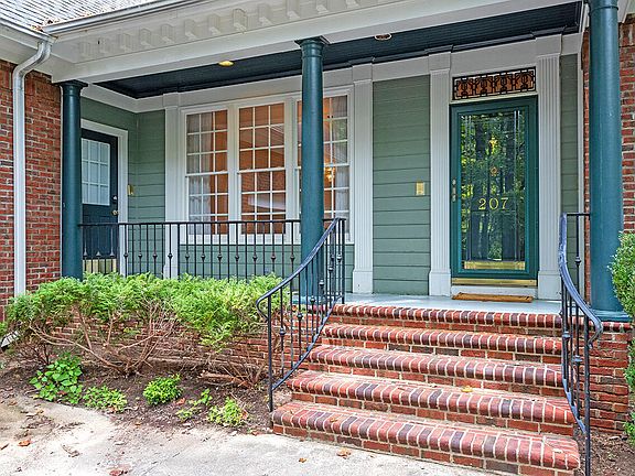 4th image of 207 Stockbridge Pl