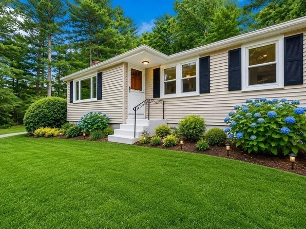 4 Cross St, Foxboro, MA 02035