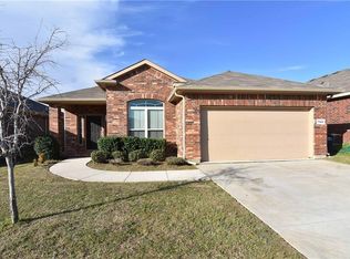 7045 Seton Hall Dr, Fort Worth, TX 76120