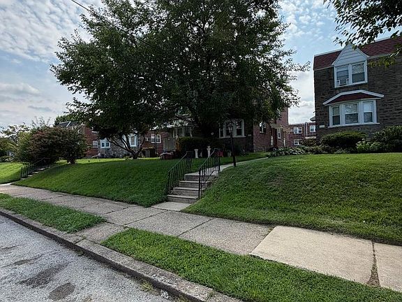 3rd image of 1124 Gilham St