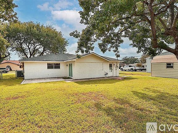 2nd image of 8031 Bayside Dr