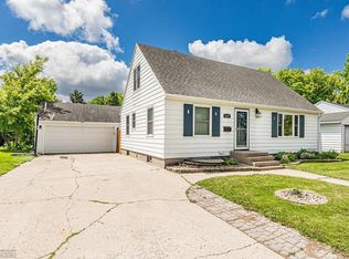 1317 11th Ave S, Moorhead, MN 56560