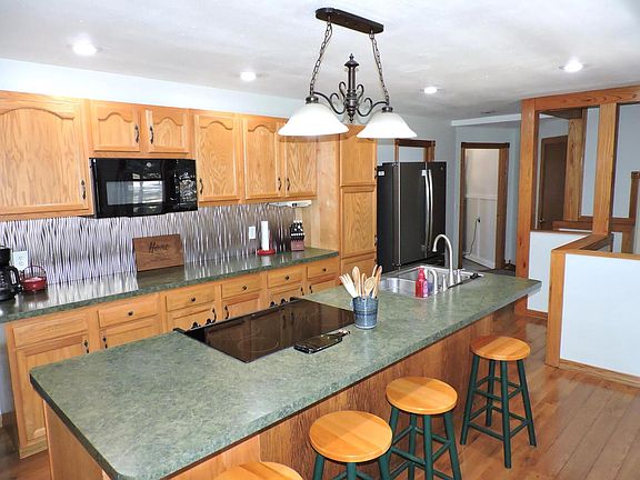 5th image of 1227 South Main STREET