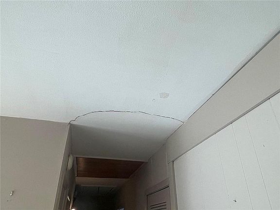 3rd image of 8815 Darby Ln