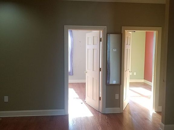 4th image of 487 McDonald Ave #2