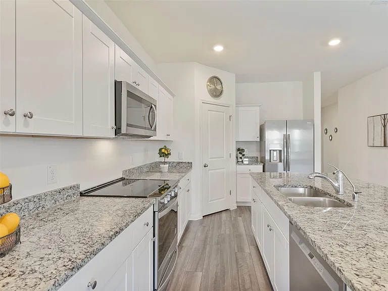 19517 Caymus Dr — Photo 9
