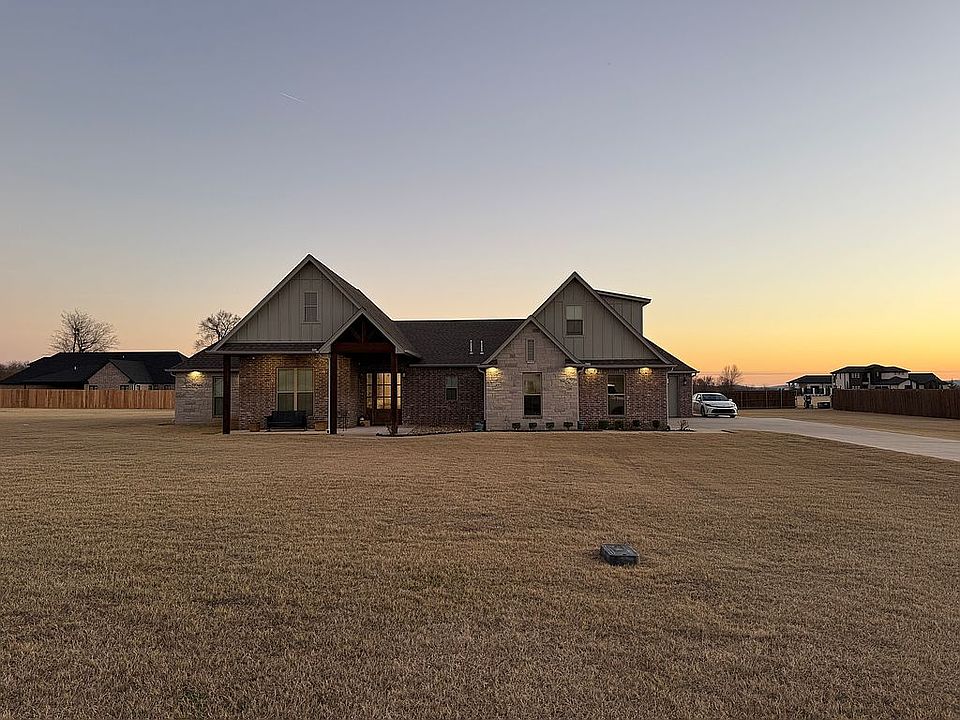 1st image of 1577 Clara Ct