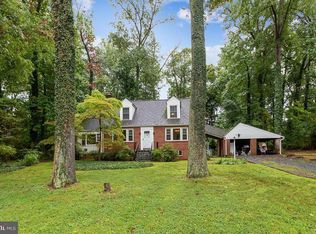 6810 Wilson Ln, Bethesda, MD 20817
