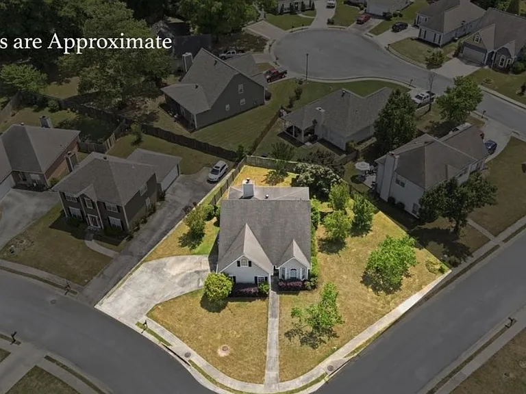 2300 Amberley Woods Trce — Photo 24