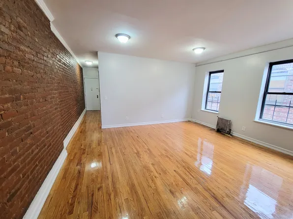 75 Ellwood Street image 1 of 5