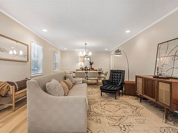 3rd image of 1326 Woodhurst St