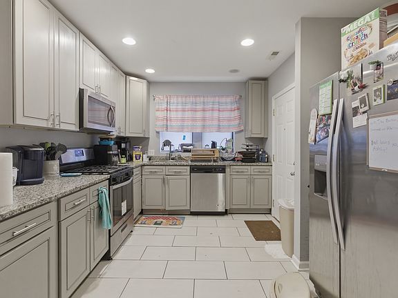 2nd image of 1014 S 1st Ave Unit 6