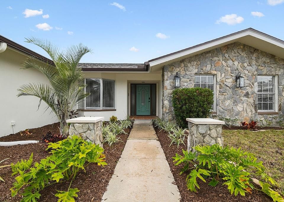 1st image of 928 WINDING OAKS DRIVE