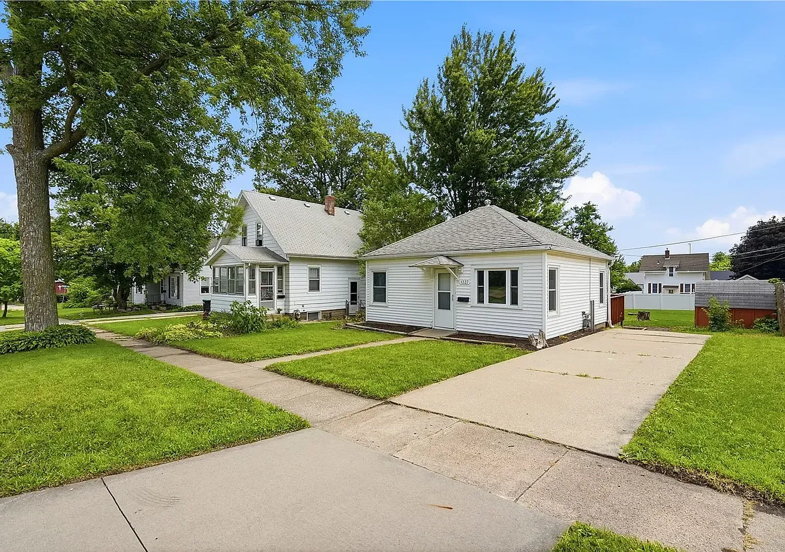 $1,200 | 1 Bedroom 1 Bath | Slab | W&D |Central A/C| Back deck| Large yard — Photo 2