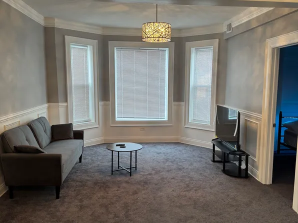 6500 S Rhodes Ave #2, Chicago, IL 60637