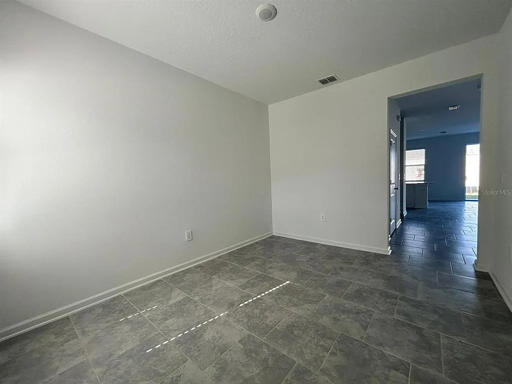 3 bed, 2.5 bath, 1689 sqft, $2,150 — Photo 4