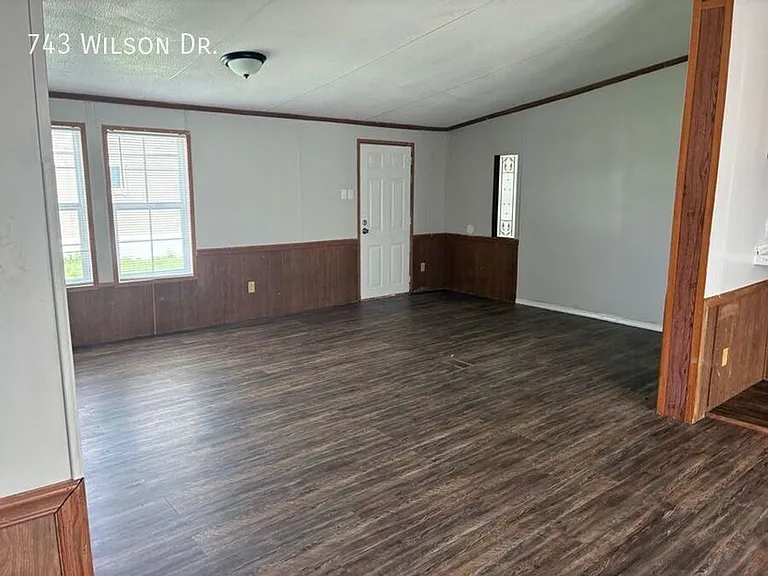 743 E Wilson Dr — Photo 20