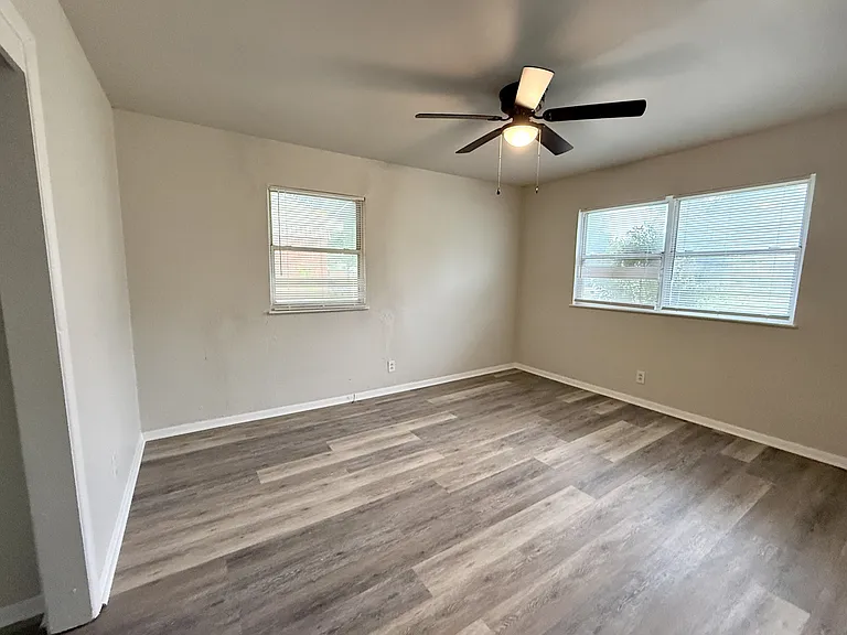 525 Cottonwood St — Photo 11