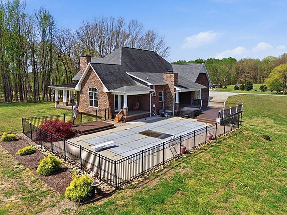 3rd image of 2385 Pleasant View Rd