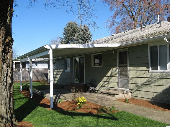 9-Back patio