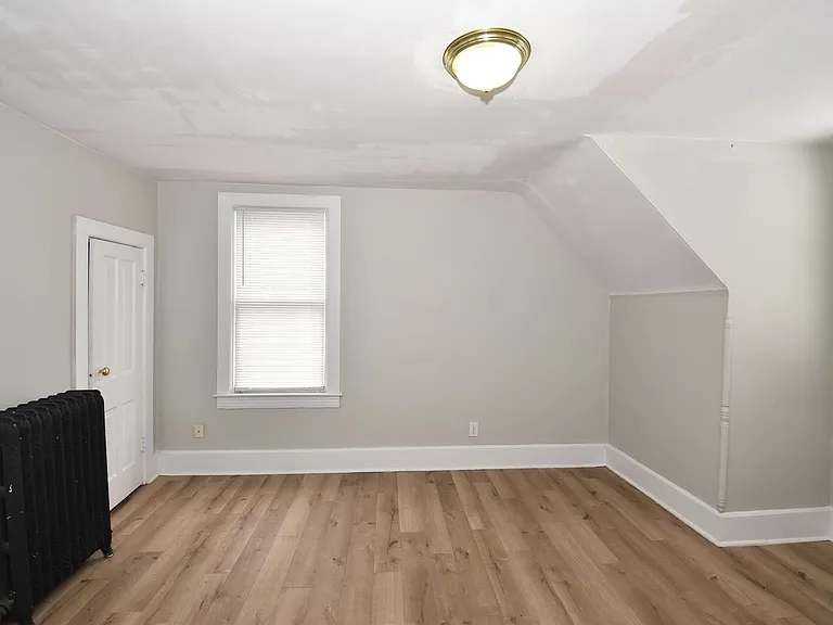 913 E Washington St — Photo 34