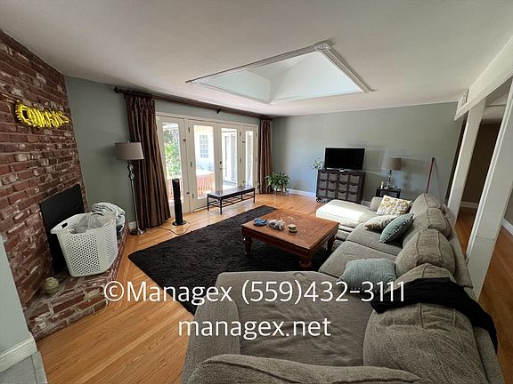 4th image of 329 W San Madele Ave