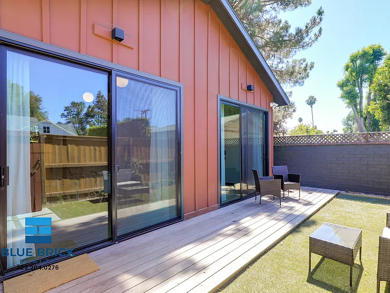 14120 Archwood St — Photo 26