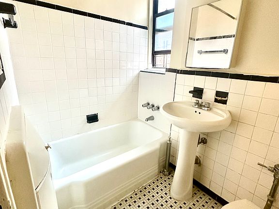 4th image of 7210 37th Ave APT 602
