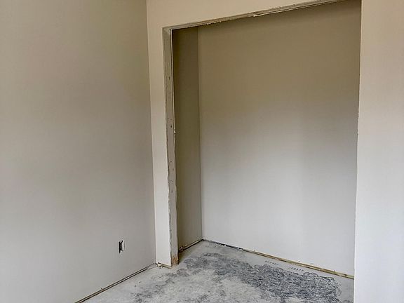 5th image of 236 S Chestnut