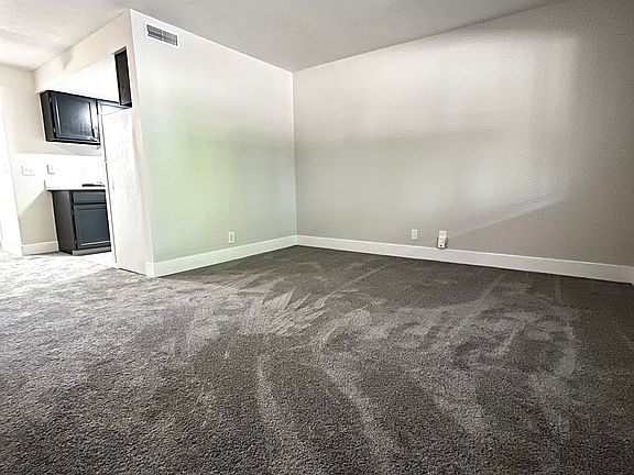4th image of 3619 N 60th St #28