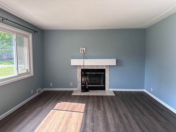 4th image of 4029 Lindberg Ave NE