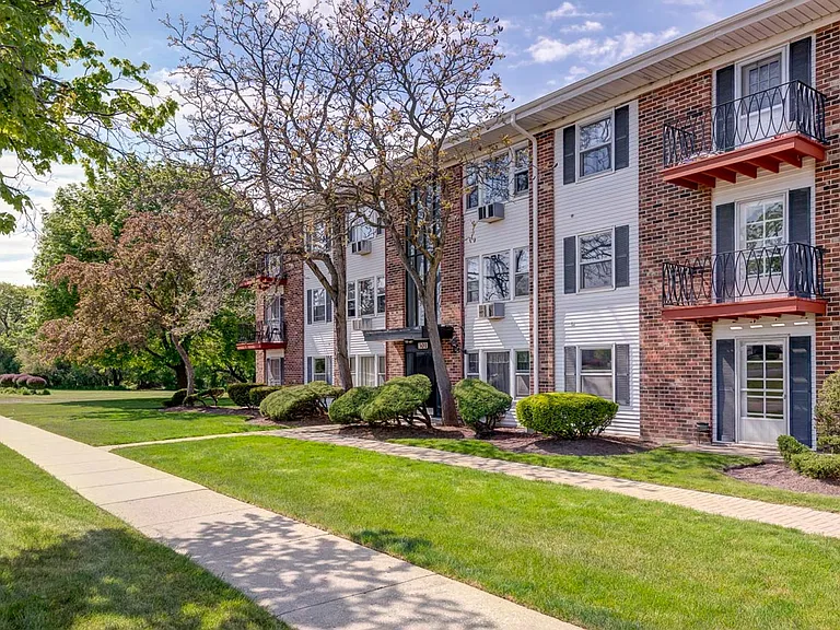 Eden Prairie Apartments — Photo 18
